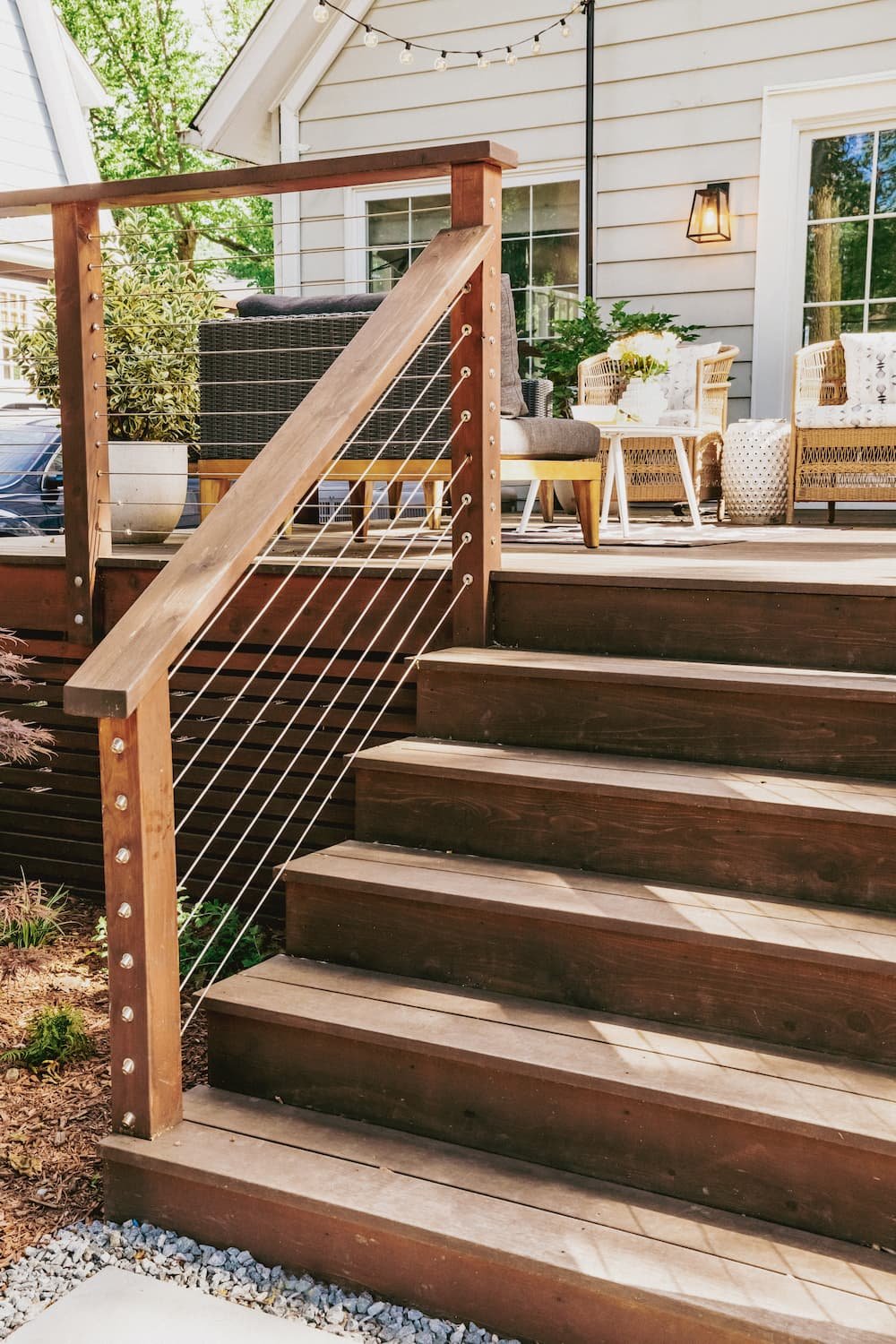 Back deck steps with modern railing